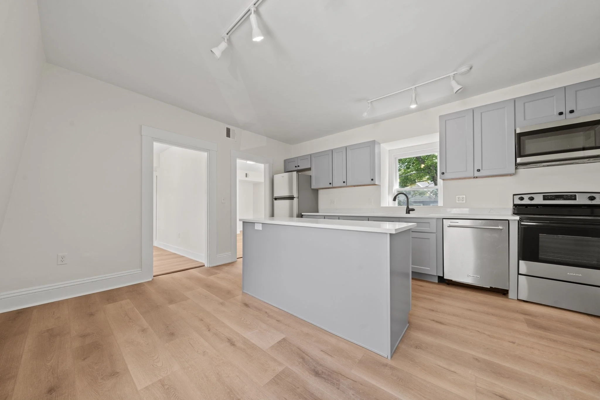 3 bed, 2 bath apartment for rent at 16 Lafayette St Unit 2, Wakefield — photo 3 of 17