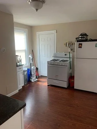 3 bed, 1 bath apartment for rent at 16 Leeds St Unit 3, South Boston — photo 15 of 19