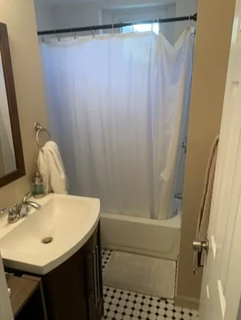3 bed, 1 bath apartment for rent at 16 Leeds St Unit 3, South Boston — photo 17 of 19