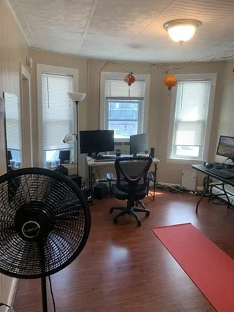 3 bed, 1 bath apartment for rent at 16 Leeds St Unit 3, South Boston — photo 5 of 19