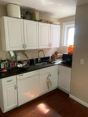 3 bed, 1 bath apartment for rent at 16 Leeds St Unit 3, South Boston — photo 2 of 19
