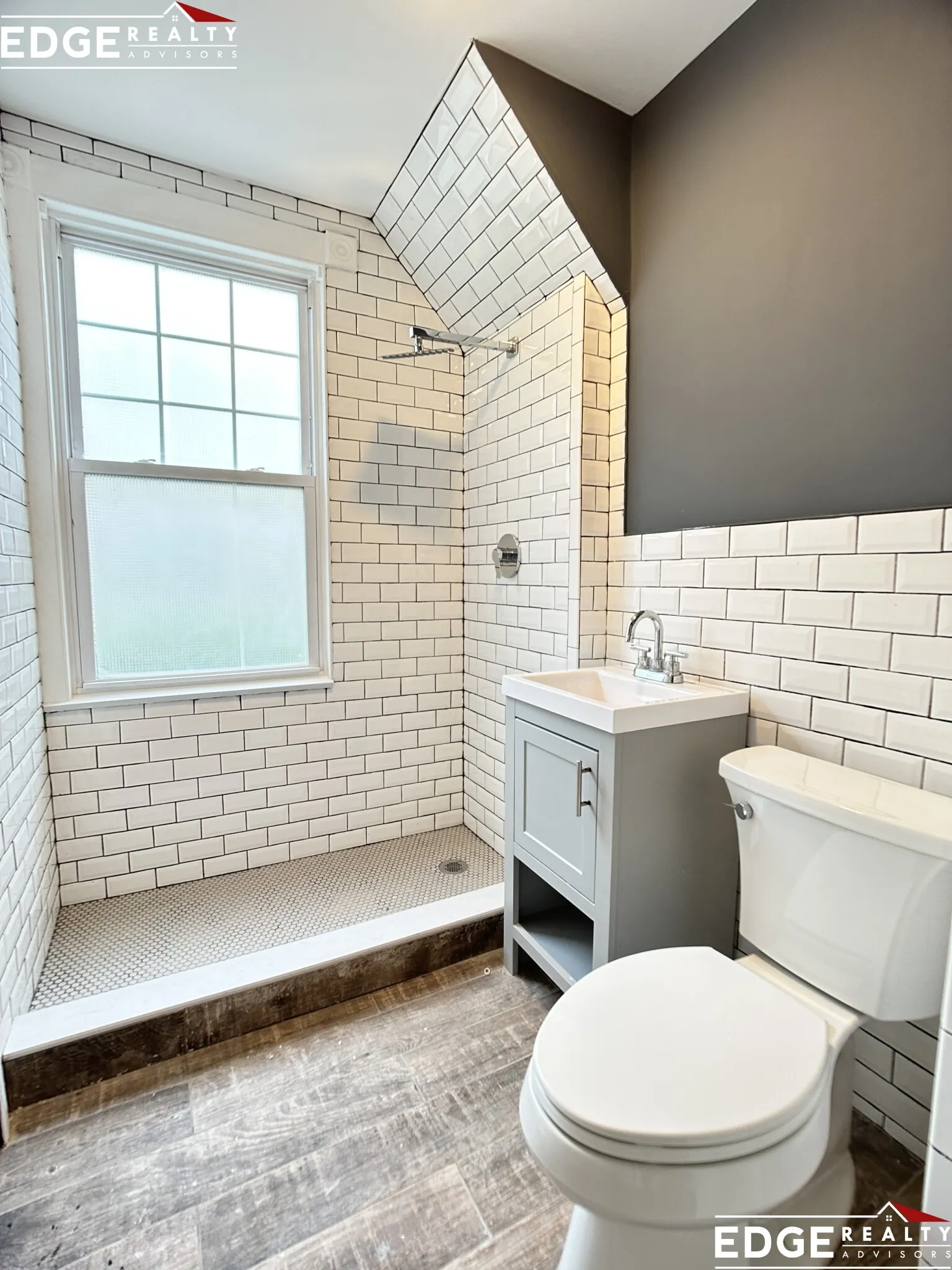 3 bed, 1 bath apartment for rent at 16 Leicester St Unit 1, Oak Square — photo 5 of 8