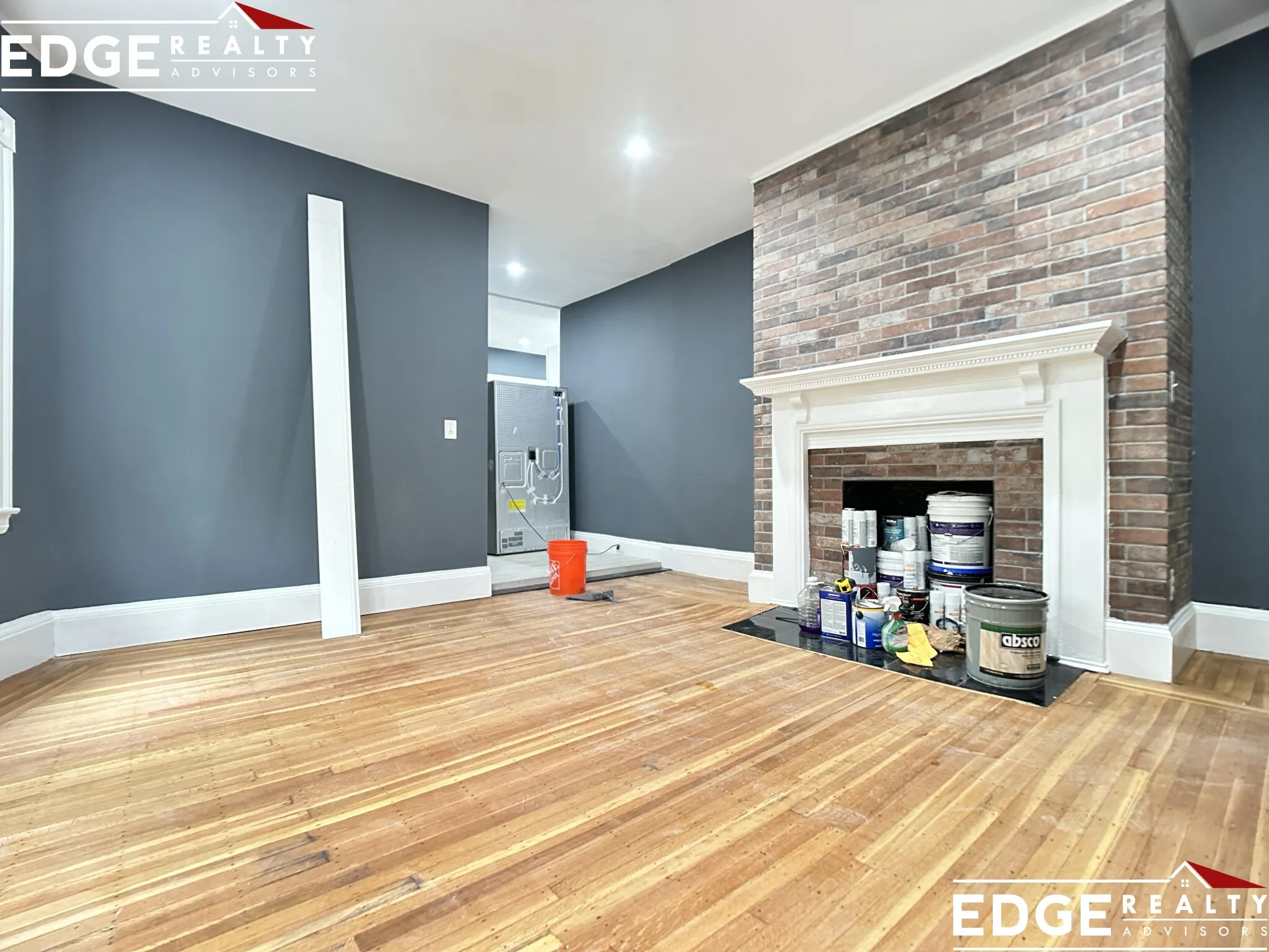 3 bed, 1 bath apartment for rent at 16 Leicester St Unit 1A, Oak Square — photo 3 of 8