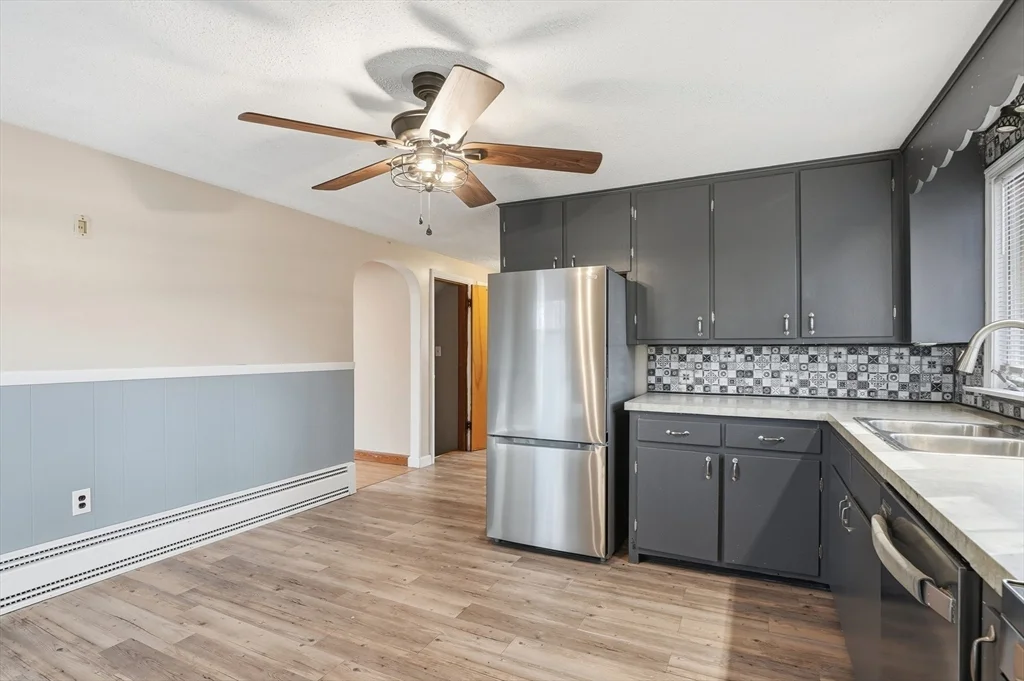 3 bed, 1 bath apartment for rent at 16 Liberty Dr, Shrewsbury — photo 7 of 34