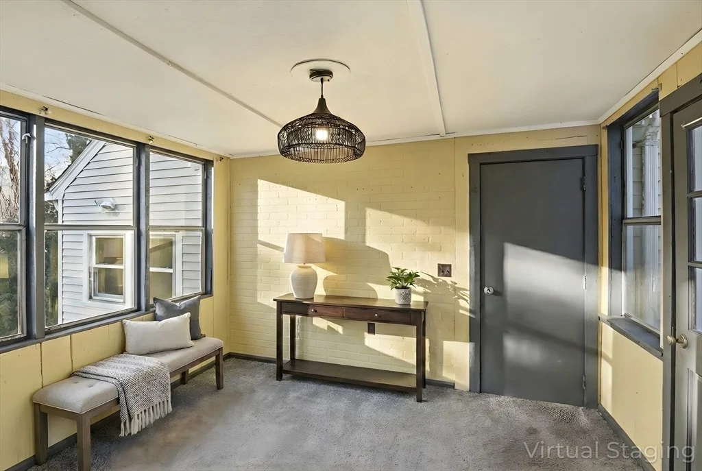 3 bed, 1 bath apartment for rent at 16 Liberty Dr, Shrewsbury — photo 3 of 34