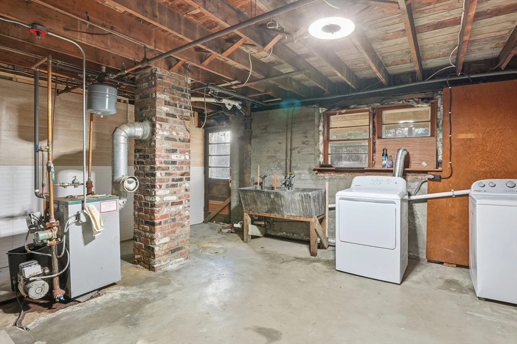 3 bed, 1 bath apartment for rent at 16 Liberty Dr, Shrewsbury — photo 30 of 34