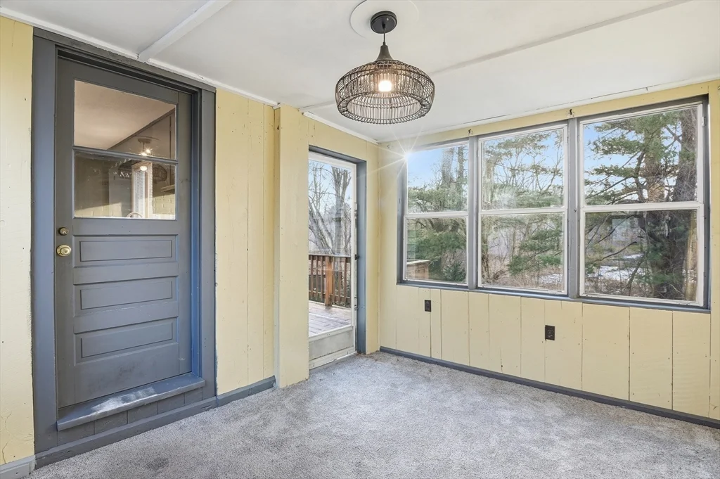 3 bed, 1 bath apartment for rent at 16 Liberty Dr, Shrewsbury — photo 5 of 34