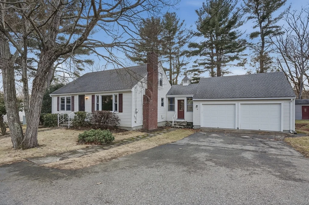 3 bed, 1 bath apartment for rent at 16 Liberty Dr, Shrewsbury — photo 2 of 34