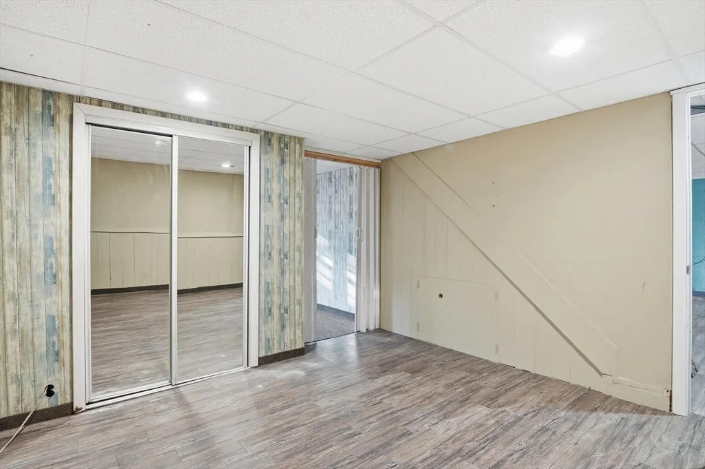 3 bed, 1 bath apartment for rent at 16 Liberty Dr, Shrewsbury — photo 26 of 34