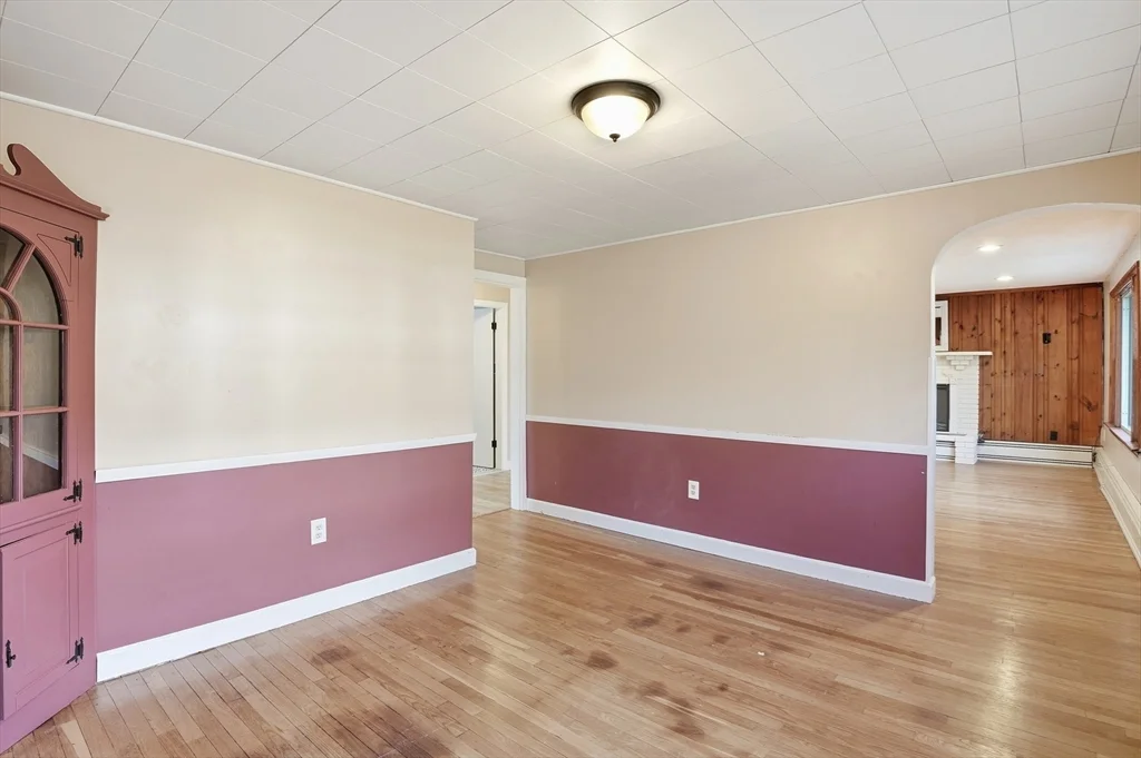 3 bed, 1 bath apartment for rent at 16 Liberty Dr, Shrewsbury — photo 16 of 34