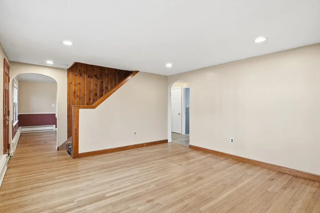 3 bed, 1 bath apartment for rent at 16 Liberty Dr, Shrewsbury — photo 13 of 34