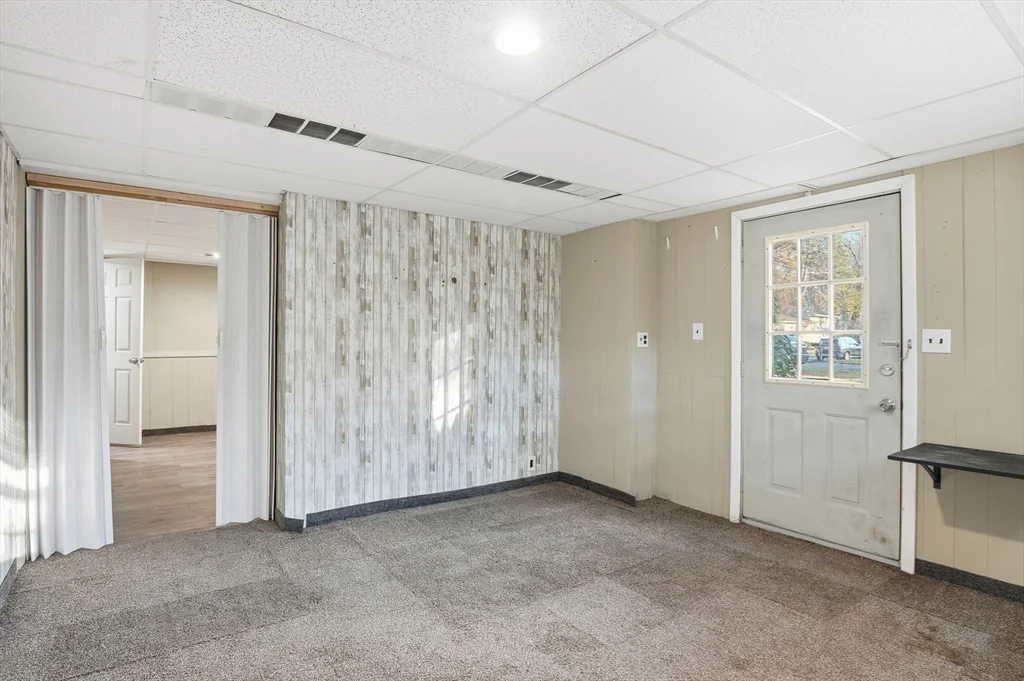 3 bed, 1 bath apartment for rent at 16 Liberty Dr, Shrewsbury — photo 28 of 34