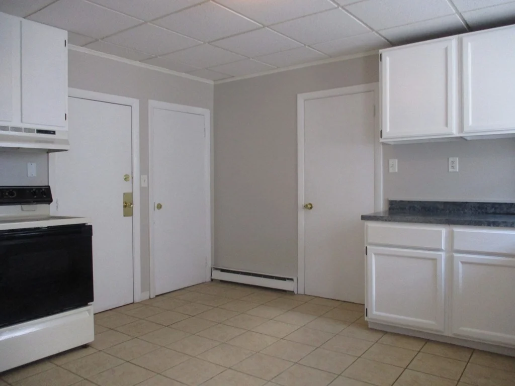 2 bed, 1 bath apartment for rent at 16 Lincoln St Unit 2, Brighton — photo 5 of 9