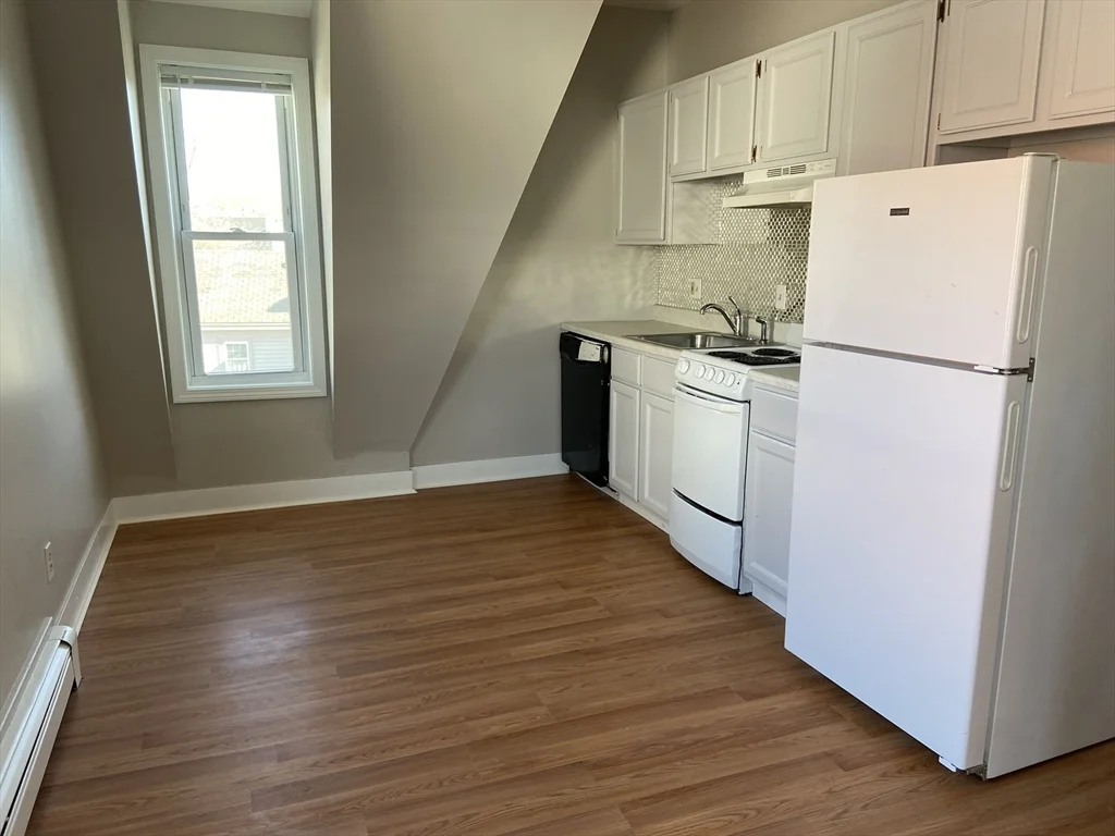 1 bed, 1 bath apartment for rent at 16 Lincoln St Unit 3-6, Malden — photo 4 of 11