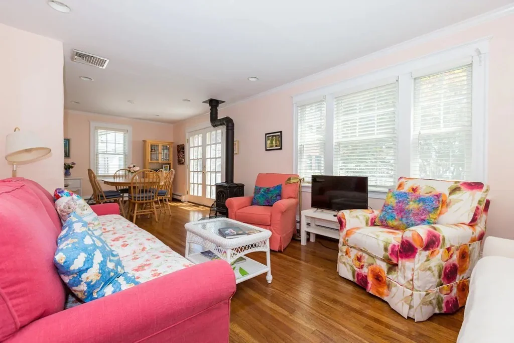 3 bed, 3 bath apartment for rent at 16 Linden Pl Unit A, Brookline Village — photo 1 of 23