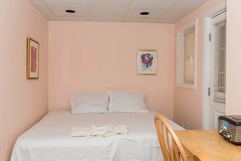 3 bed, 3 bath apartment for rent at 16 Linden Pl Unit A, Brookline Village — photo 16 of 23