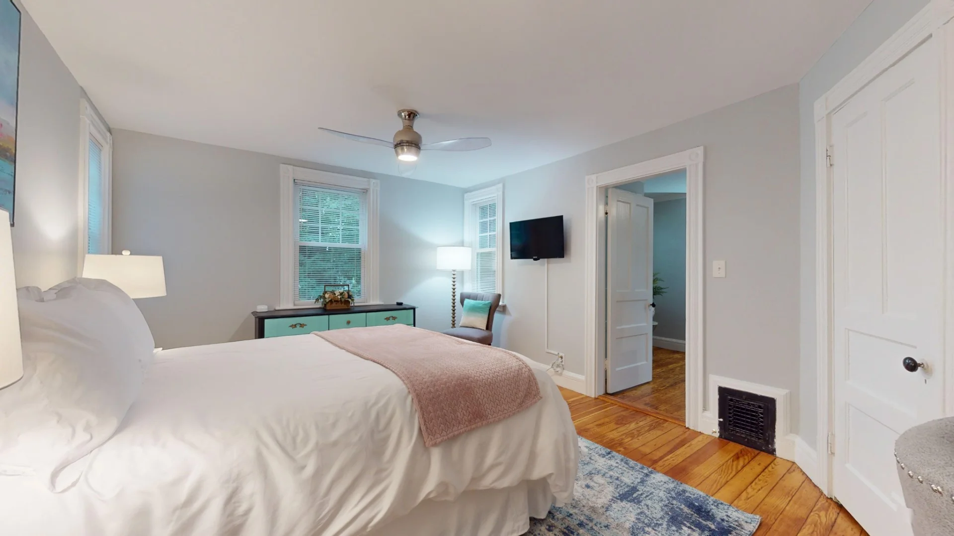 3 bed, 1 bath apartment for rent at 16 Linder Ter Unit 2, Hunnewell Hill — photo 9 of 10