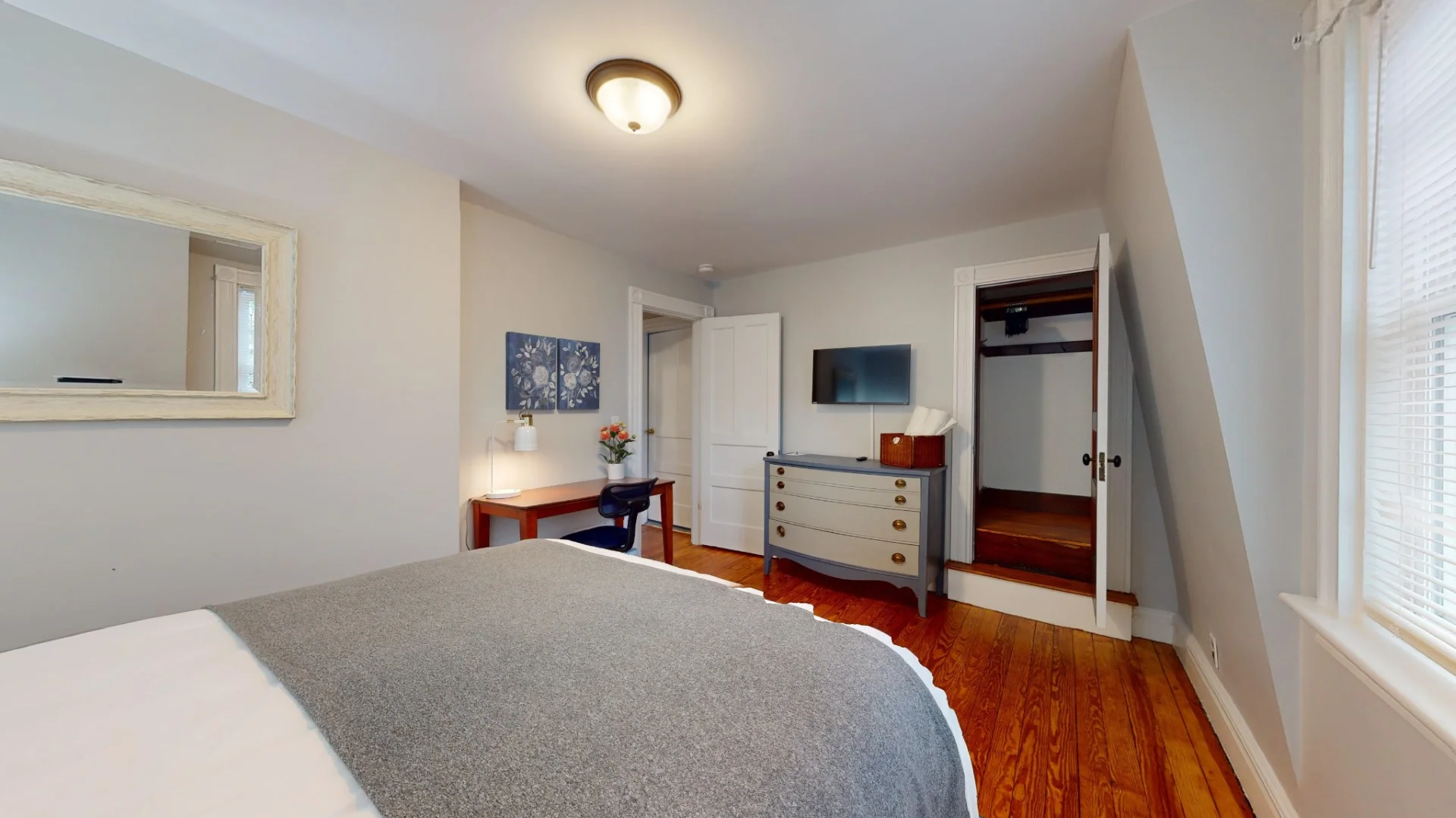 3 bed, 1 bath apartment for rent at 16 Linder Ter Unit 2, Hunnewell Hill — photo 8 of 10
