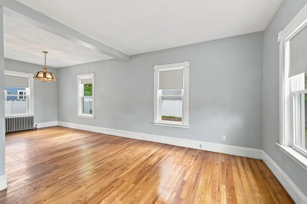 2 bed, 1 bath apartment for rent at 16 Lochwan St Unit 16, Winchester — photo 3 of 25