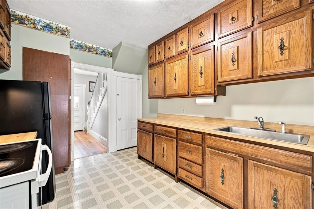 2 bed, 1 bath apartment for rent at 16 Lochwan St Unit 16, Winchester — photo 10 of 25