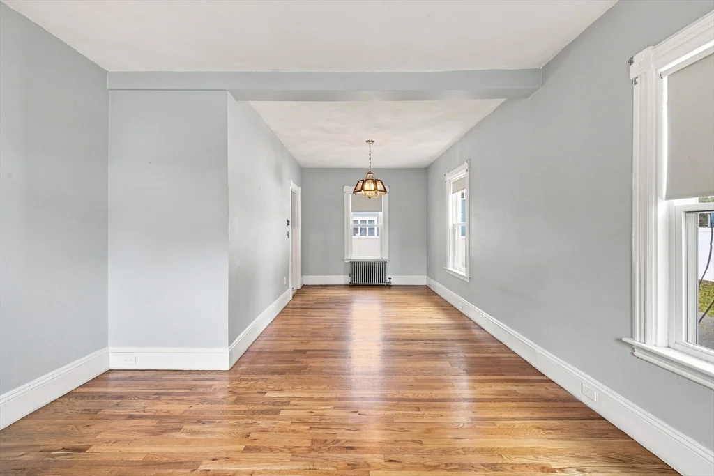 2 bed, 1 bath apartment for rent at 16 Lochwan St Unit 16, Winchester — photo 5 of 25