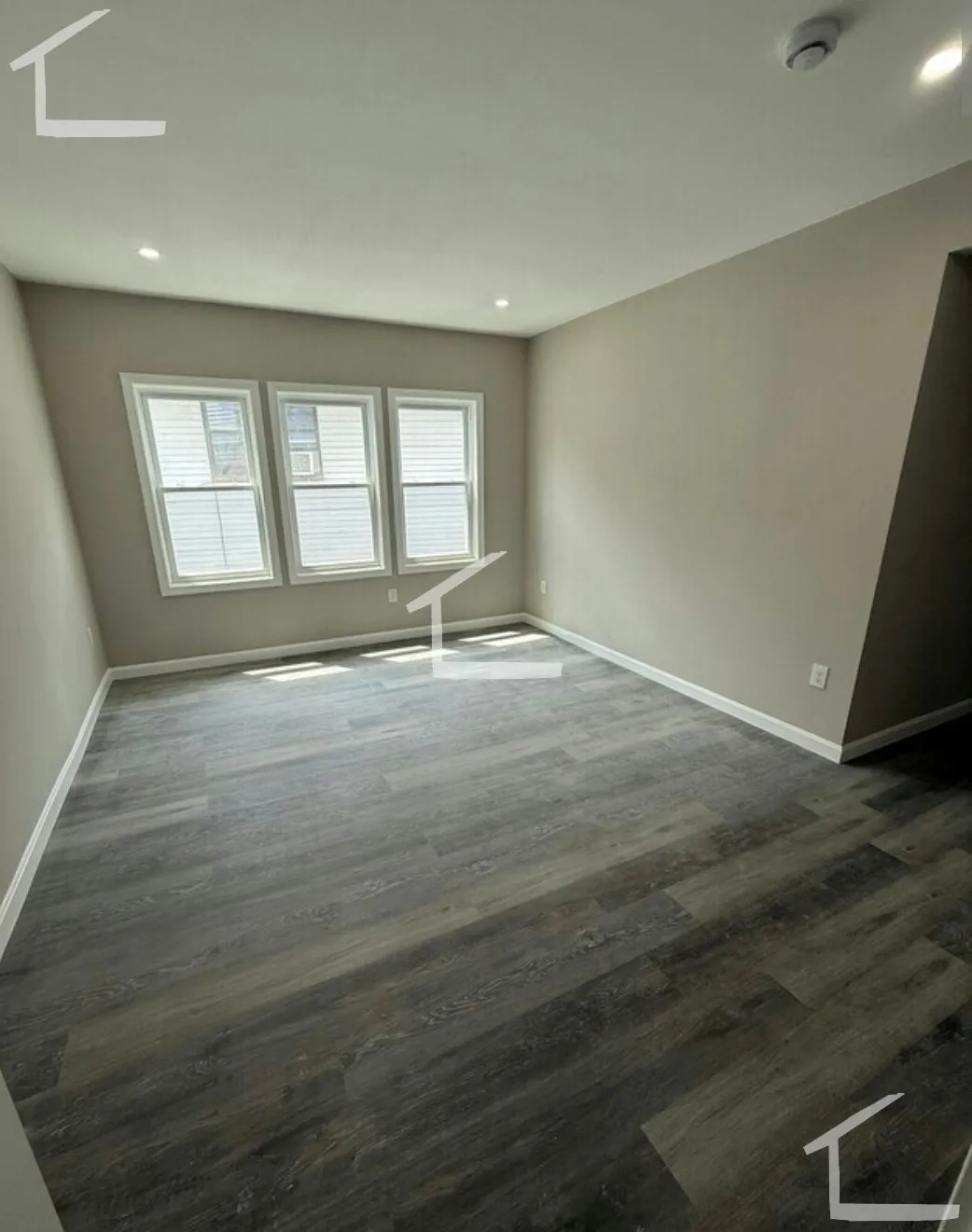 4 bed, 2 bath apartment for rent at 16 Long Ave Unit 3, Allston — photo 4 of 6