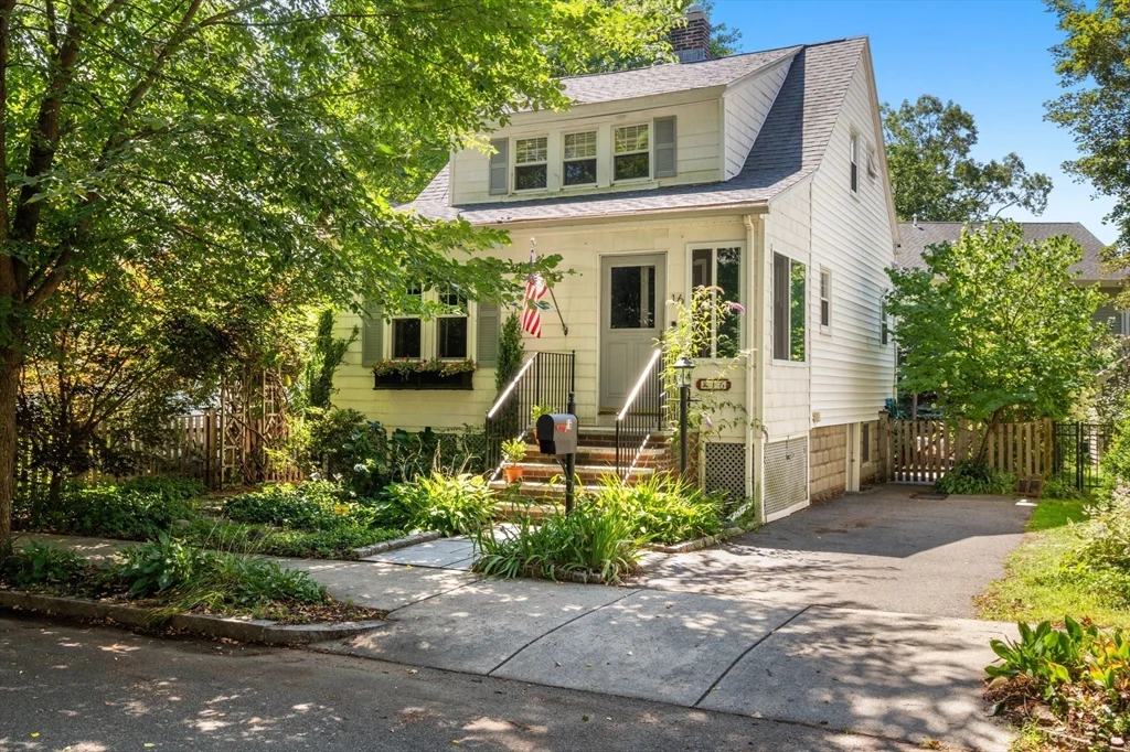2 bed, 1 bath apartment for rent at 16 Longfellow Rd, Arlington Heights