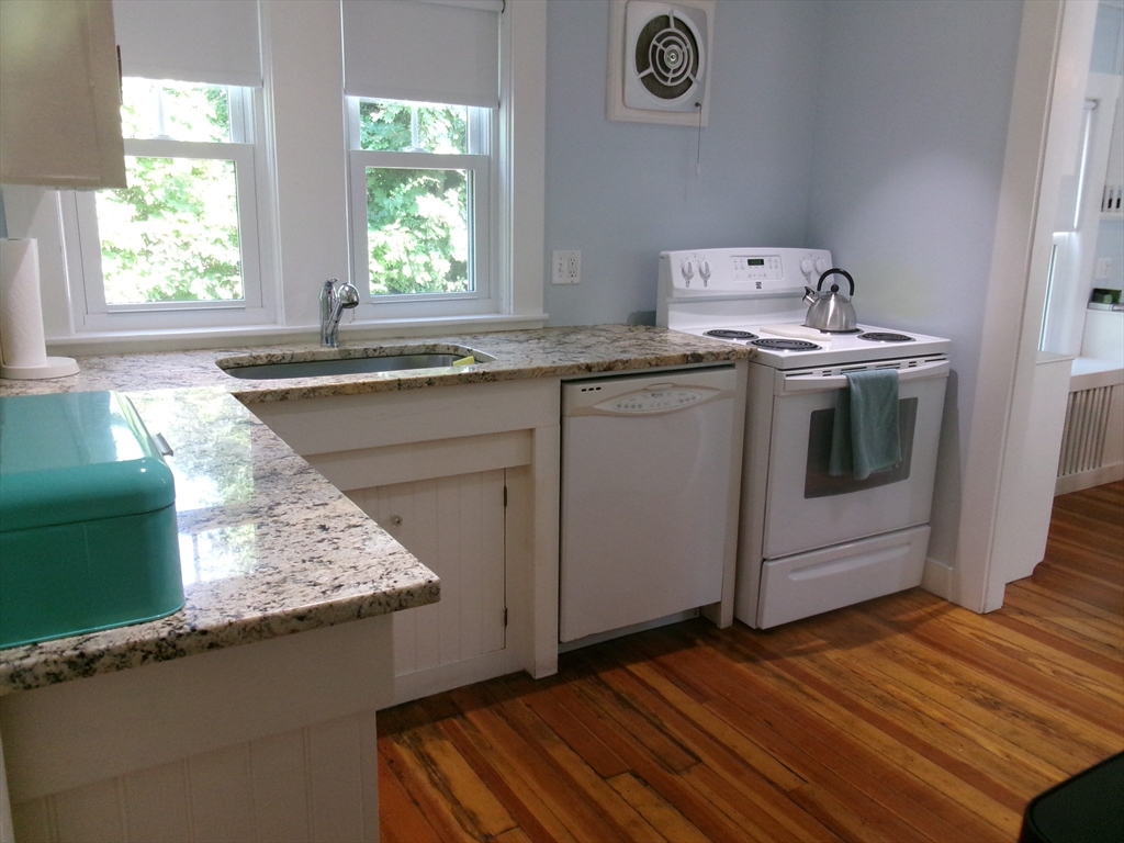 2 bed, 1 bath apartment for rent at 16 Lopresti Unit 0, Manomet — photo 8 of 12