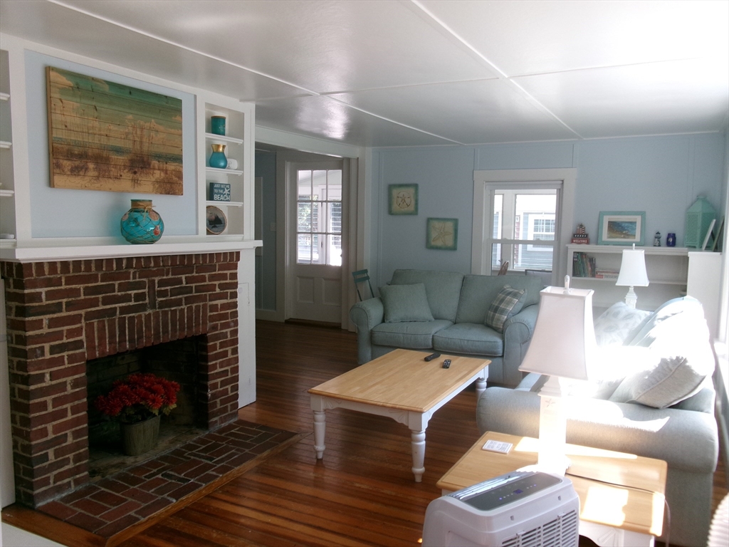 2 bed, 1 bath apartment for rent at 16 Lopresti Unit 0, Manomet — photo 5 of 12