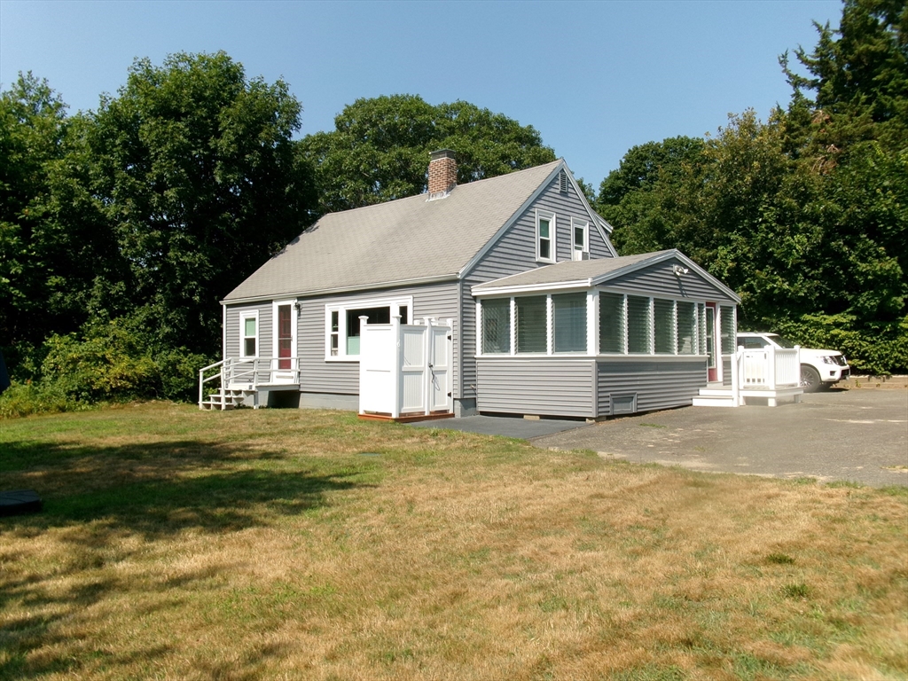 2 bed, 1 bath apartment for rent at 16 Lopresti Unit 0, Manomet — photo 3 of 12