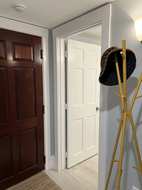 Studio bed, 1 bath apartment for rent at 16 Louisburg Sq Unit B, Beacon Hill — photo 4 of 18