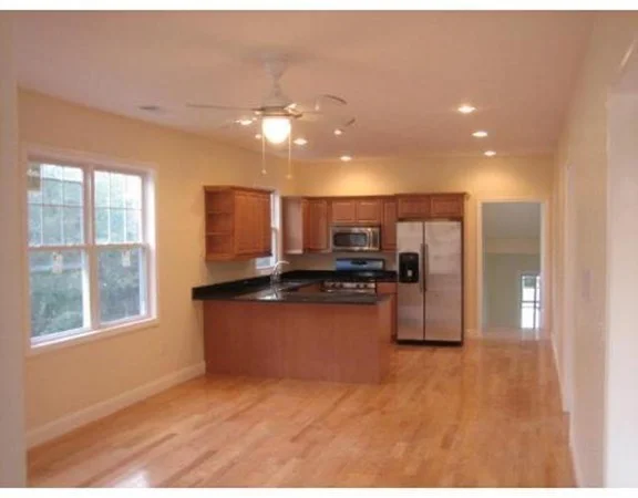 2 bed, 1 bath apartment for rent at 16 Magazine St Unit 2, Dorchester — photo 2 of 4