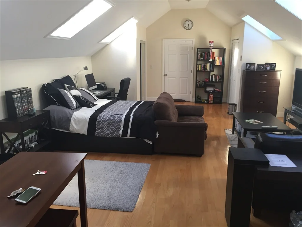1 bed, 1 bath apartment for rent at 16 Magazine St Unit 3, Roxbury — photo 2 of 8