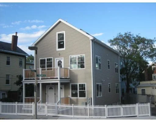 1 bed, 1 bath apartment for rent at 16 Magazine St Unit 3, Roxbury — photo 8 of 8