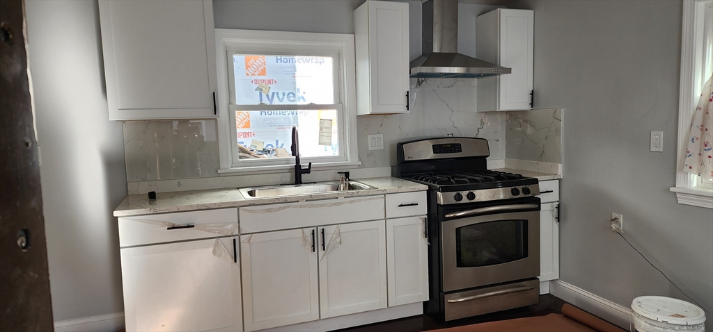 4 bed, 1 bath apartment for rent at 16 Magdala St Unit N/A, Dorchester — photo 1 of 5