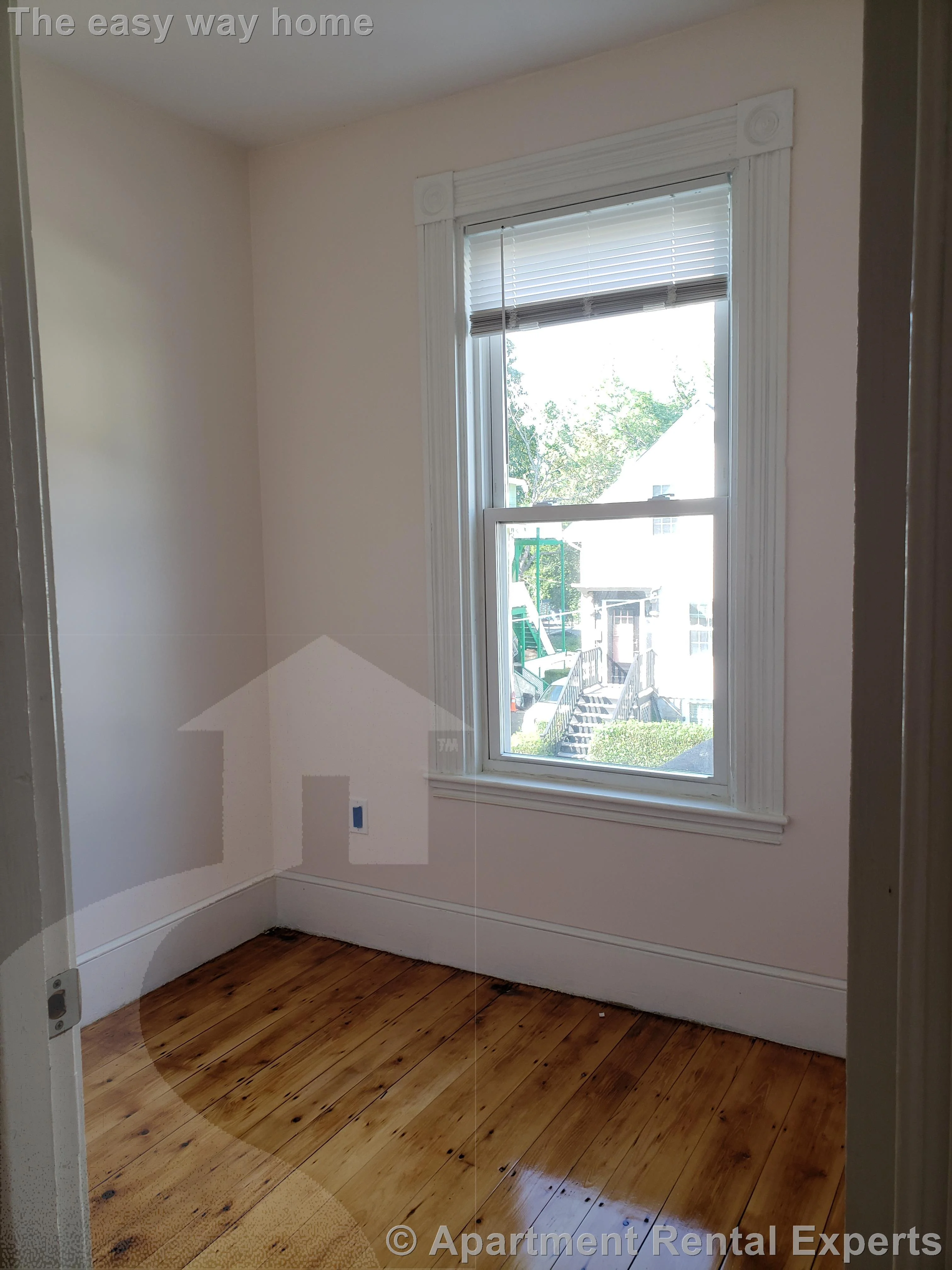 4 bed, 2 bath apartment for rent at 16 Marcella St, Boston — photo 4 of 30