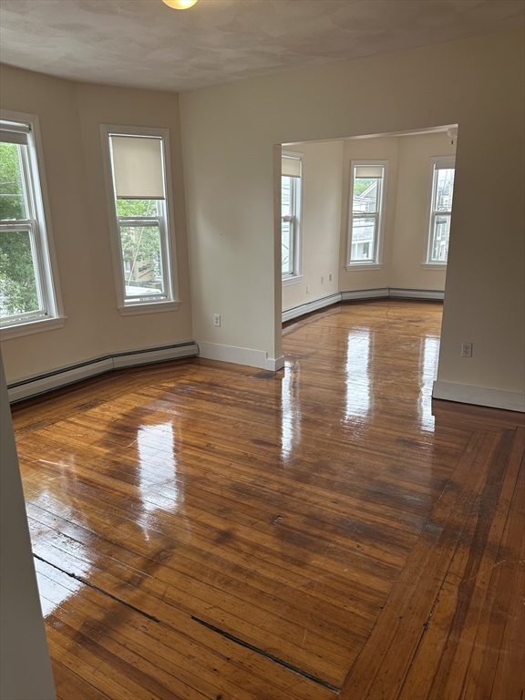 3 bed, 1 bath apartment for rent at 16 Mason St Unit 2, Salem — photo 6 of 15