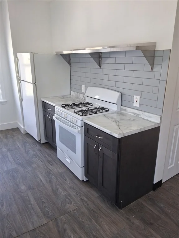 3 bed, 1 bath apartment for rent at 16 Mason St Unit 3, Glenwood — photo 5 of 16