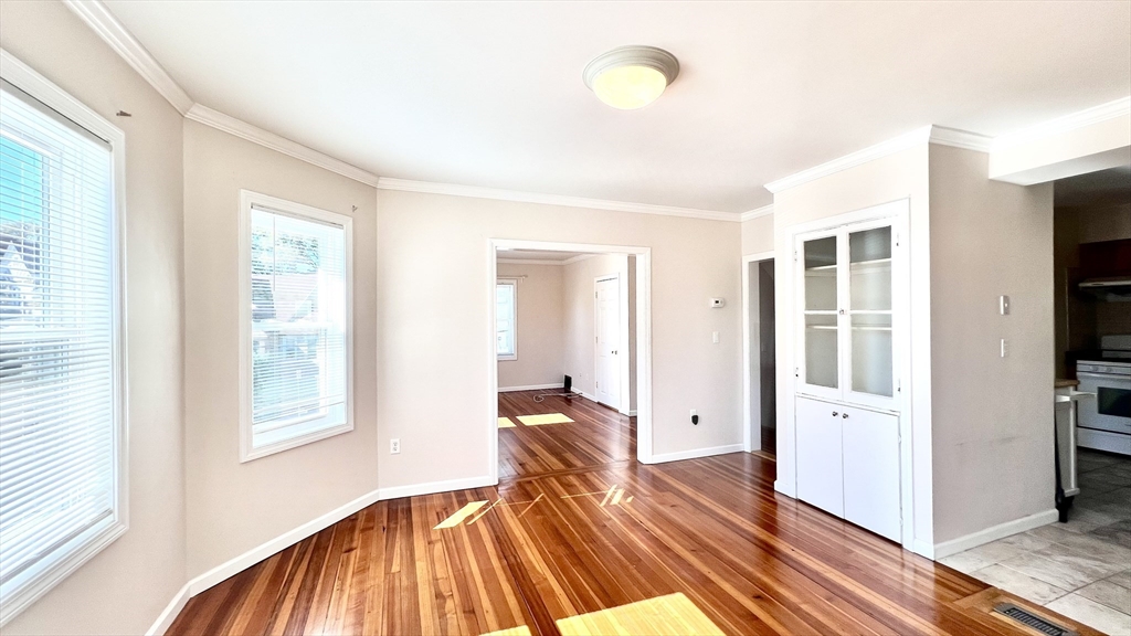 4 bed, 2 bath apartment for rent at 16 Miller Stile Rd Unit 2, Quincy Center — photo 4 of 20