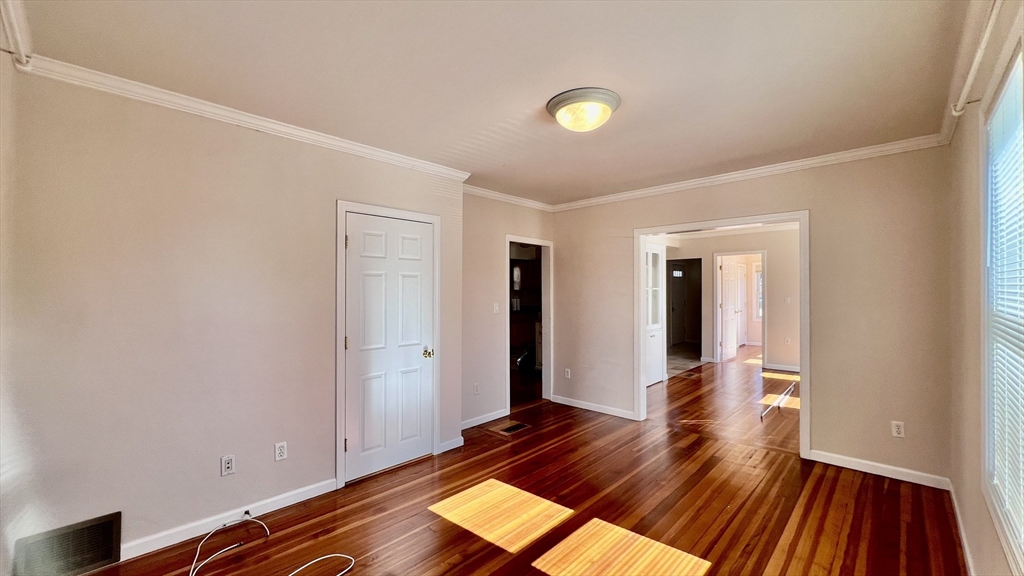 4 bed, 2 bath apartment for rent at 16 Miller Stile Rd Unit 2, Quincy Center — photo 3 of 20