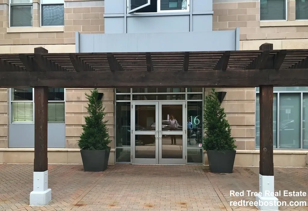 2 bed, 1 bath apartment for rent at 16 Miner St Unit 303A, Fenway — photo 13 of 14