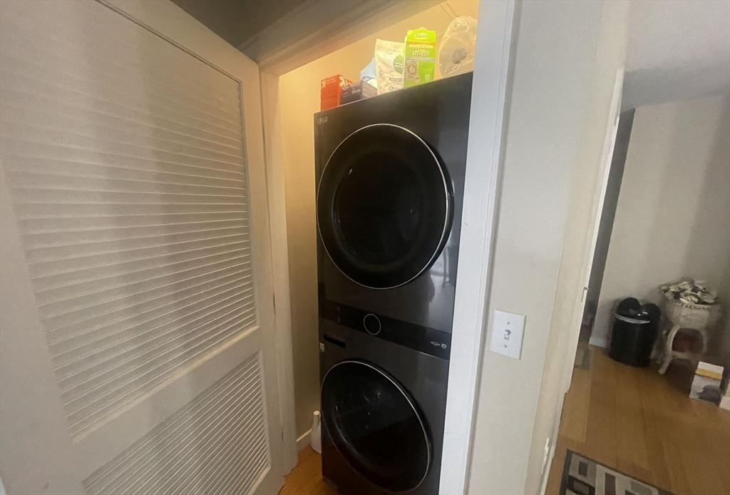 2 bed, 2 bath apartment for rent at 16 Miner St Unit 402, Fenway — photo 8 of 10
