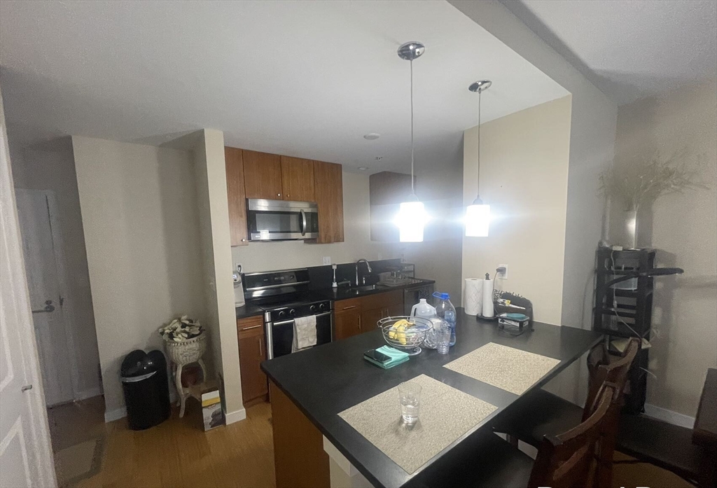2 bed, 2 bath apartment for rent at 16 Miner St Unit 402, Fenway — photo 1 of 10