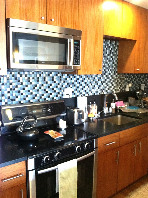 2 bed, 2 bath apartment for rent at 16 Miner St Unit 602, Fenway — photo 3 of 20