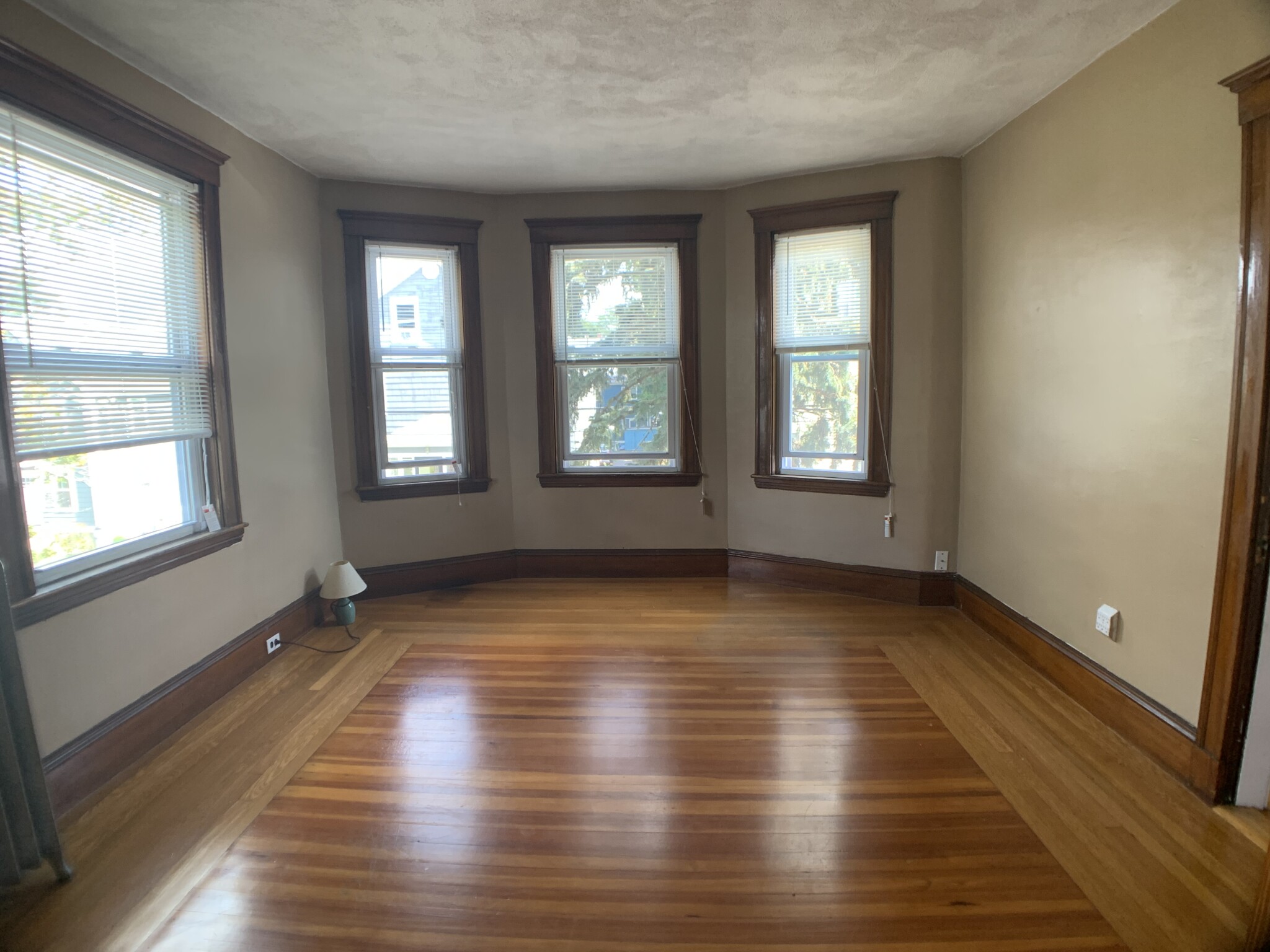 2 bed, 1 bath apartment for rent at 16 Montgomery St Unit 2, North Cambridge — photo 4 of 40
