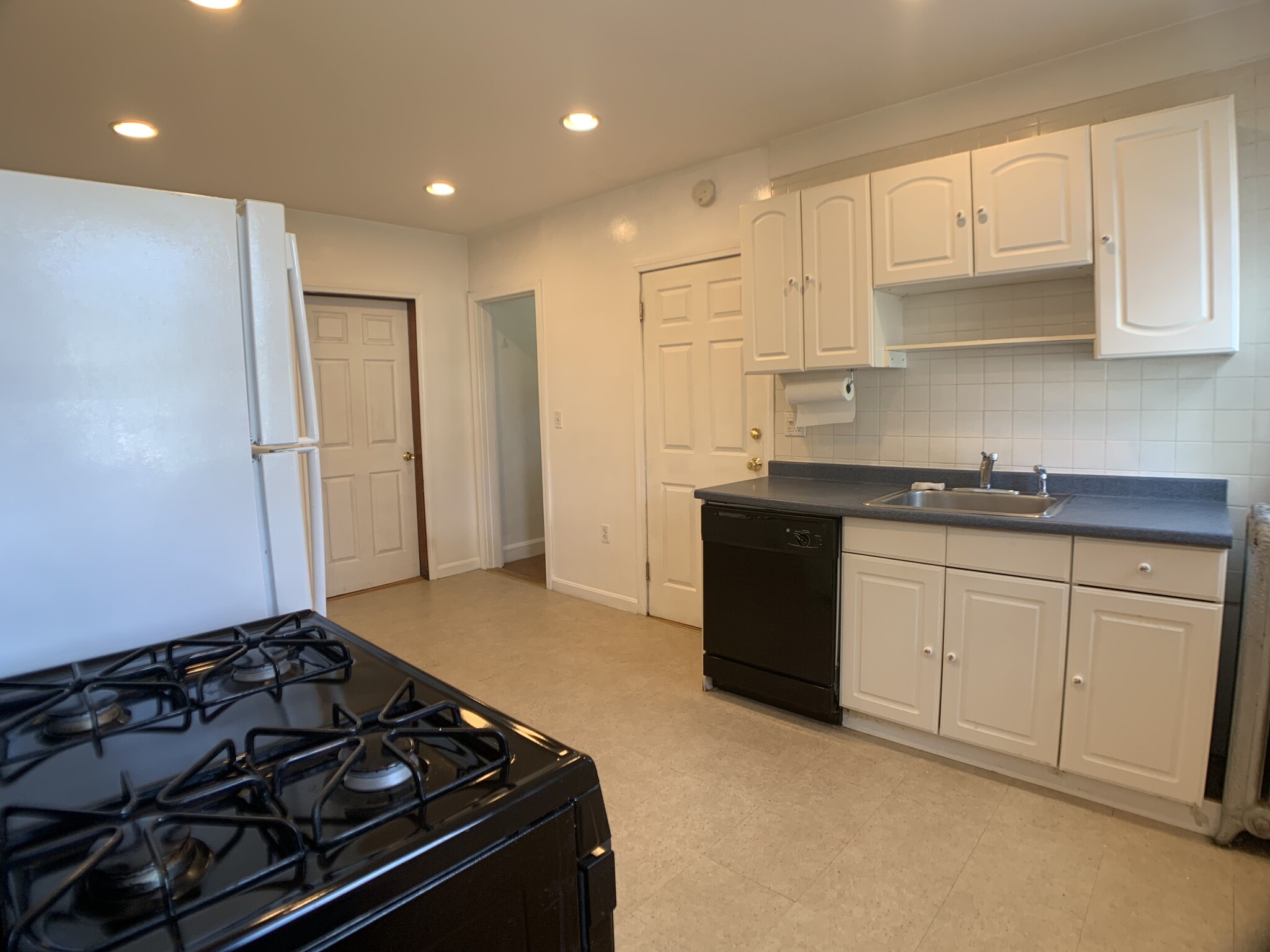 2 bed, 1 bath apartment for rent at 16 Montgomery St Unit 2, North Cambridge — photo 20 of 40