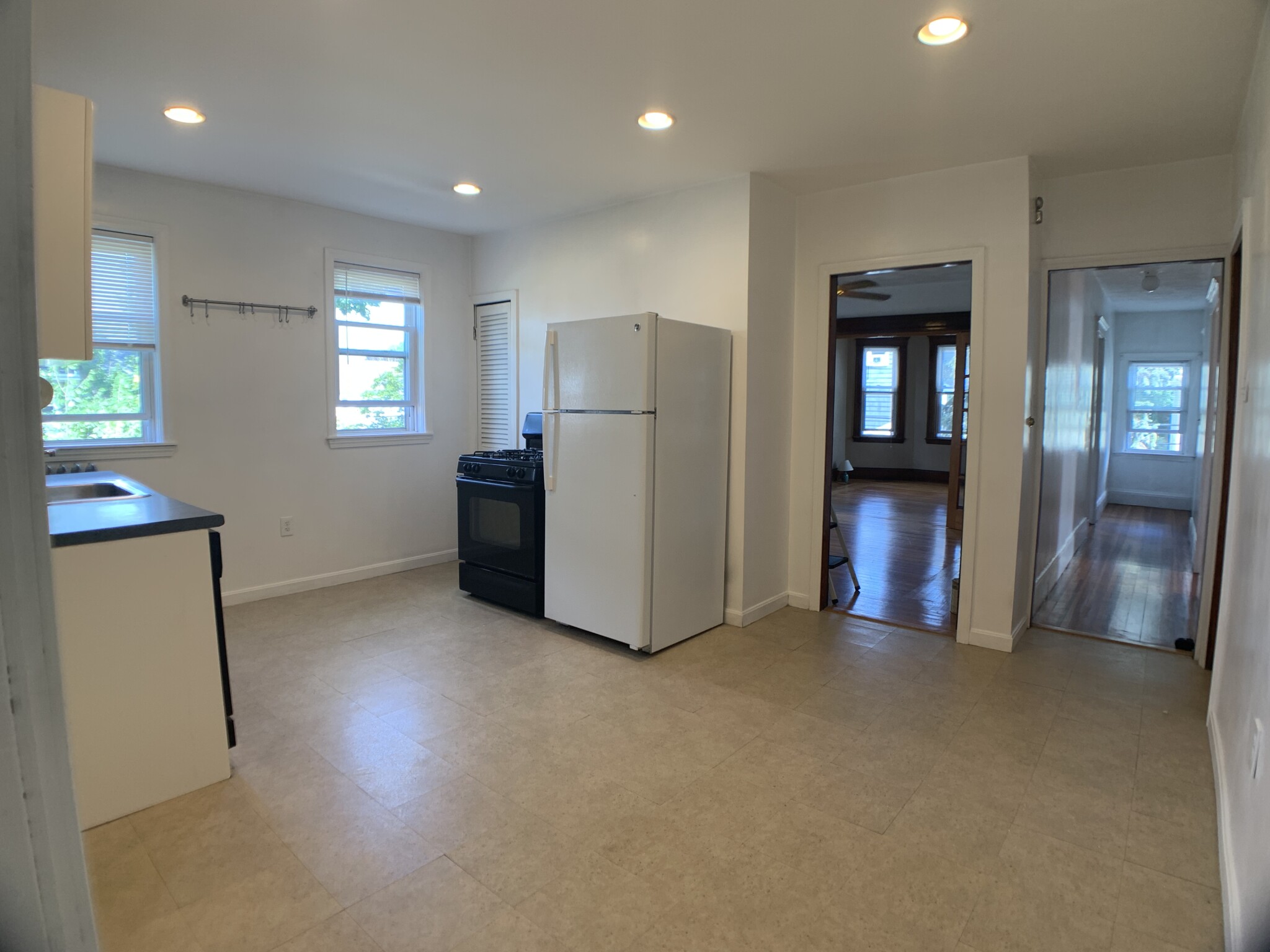 2 bed, 1 bath apartment for rent at 16 Montgomery St Unit 2, North Cambridge — photo 18 of 40