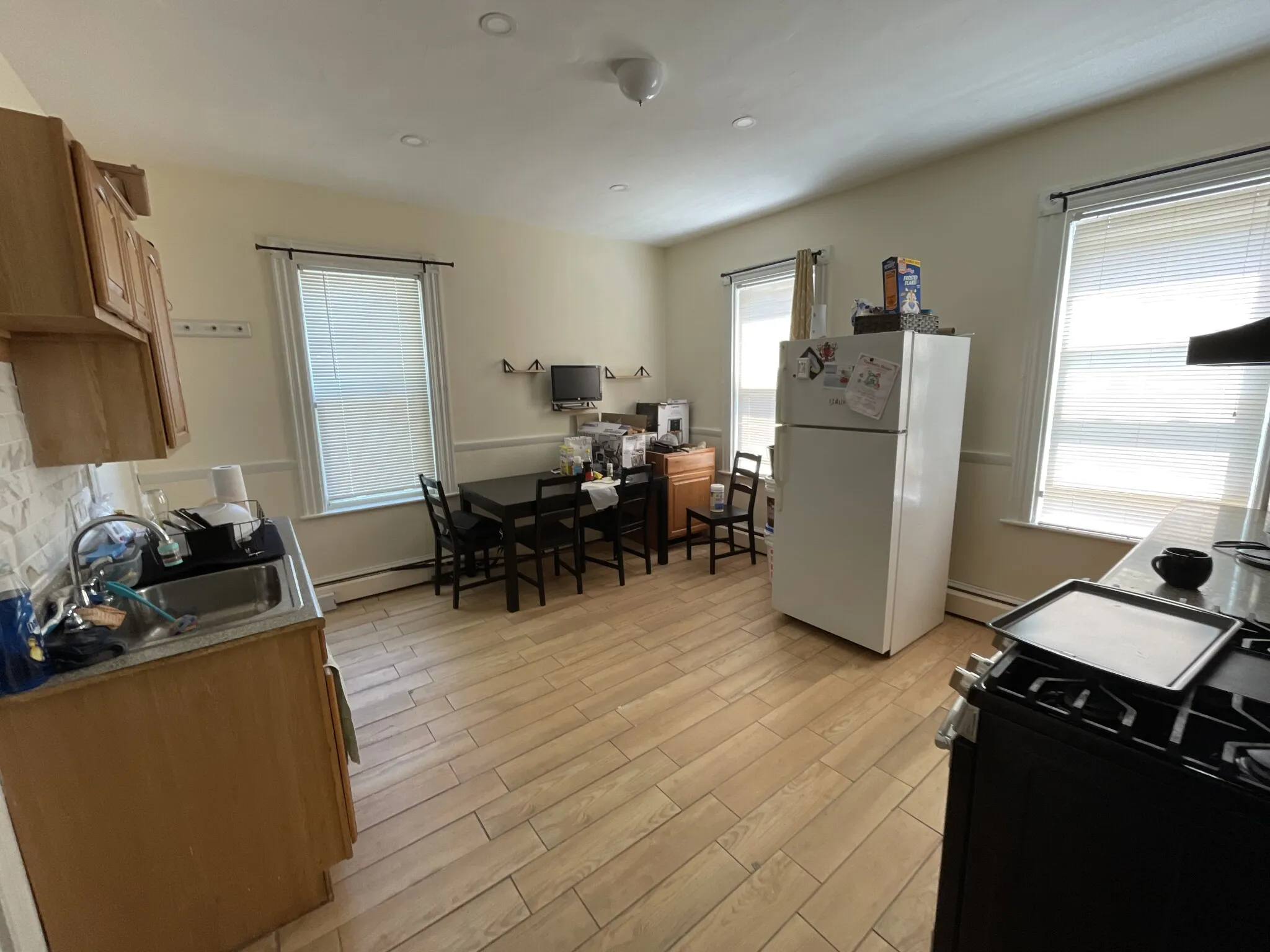 2 bed, 1 bath apartment for rent at 16 Mount Calvary Rd Unit 1, Roslindale — photo 2 of 5