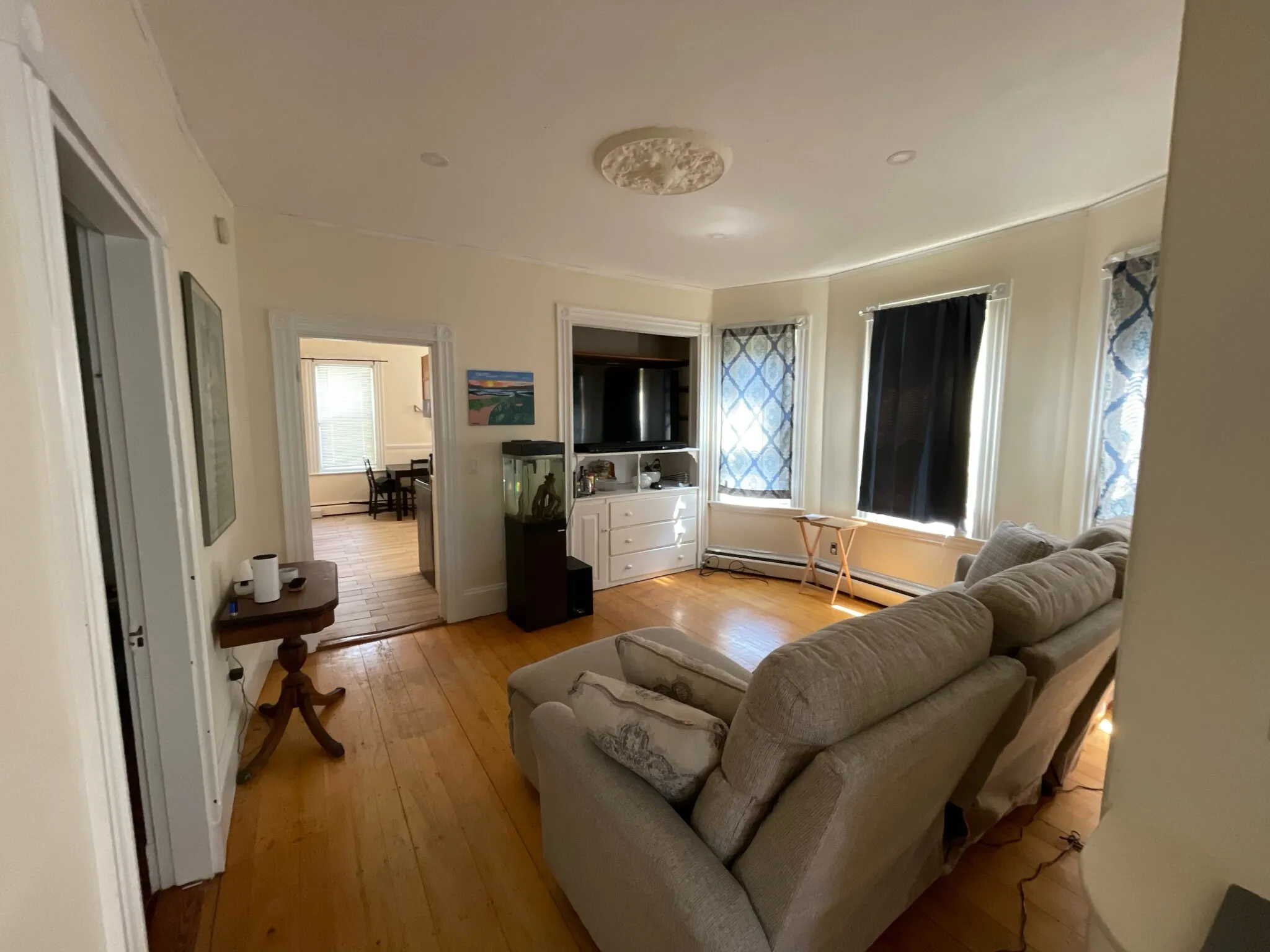 2 bed, 1 bath apartment for rent at 16 Mount Calvary Rd Unit 1, Roslindale — photo 3 of 5