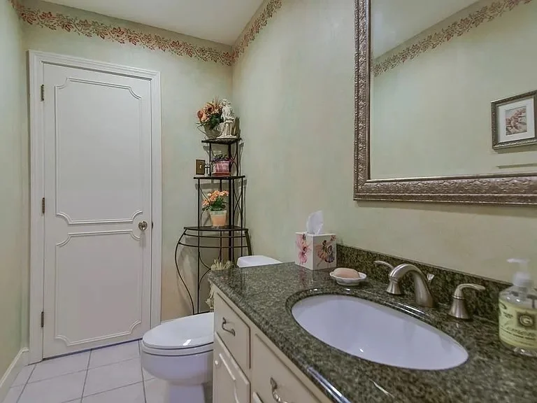 4 bed, 2 bath apartment for rent at 16 Munnings Dr Unit 16, Sudbury — photo 17 of 28